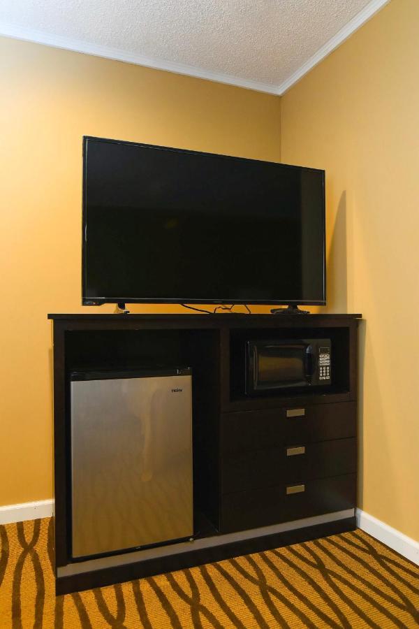 Capital Inn And Suites Rensselaer ภายนอก รูปภาพ